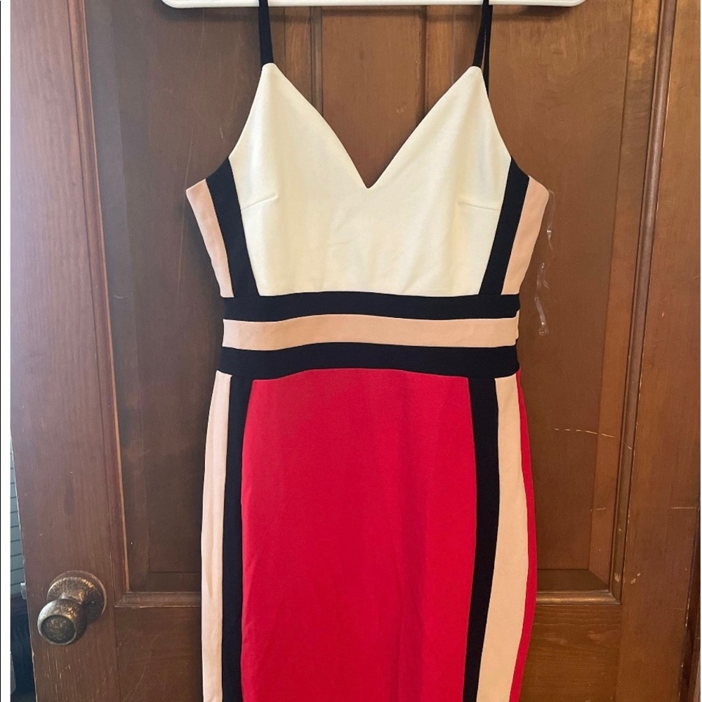 Privy red body con dress